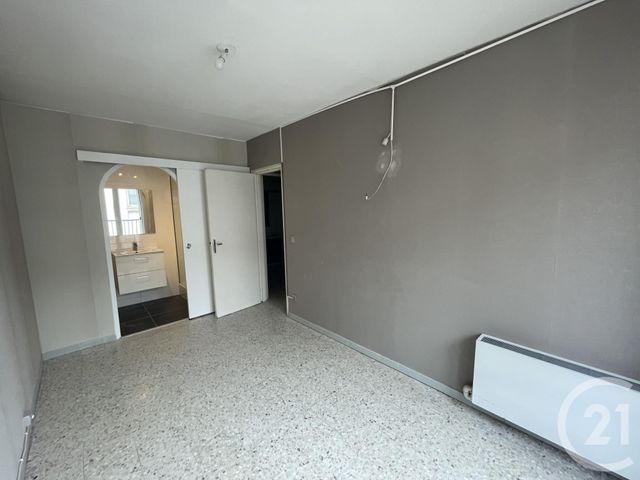 Appartement T5 à louer - 4 pièces - 97.78 m2 - AUBAGNE - 13 - PROVENCE-ALPES-COTE-D-AZUR - Century 21 Agence Beaumond