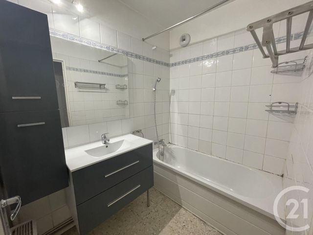 Appartement T5 à louer - 4 pièces - 97.78 m2 - AUBAGNE - 13 - PROVENCE-ALPES-COTE-D-AZUR - Century 21 Agence Beaumond