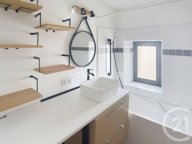Appartement T2 à louer - 3 pièces - 49.22 m2 - LA CIOTAT - 13 - PROVENCE-ALPES-COTE-D-AZUR - Century 21 Agence Beaumond