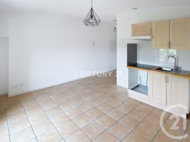 Appartement T2 à louer - 3 pièces - 49.22 m2 - LA CIOTAT - 13 - PROVENCE-ALPES-COTE-D-AZUR - Century 21 Agence Beaumond