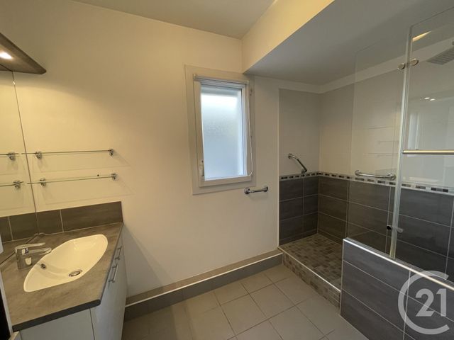 Appartement T3 à louer - 3 pièces - 64.96 m2 - AUBAGNE - 13 - PROVENCE-ALPES-COTE-D-AZUR - Century 21 Agence Beaumond