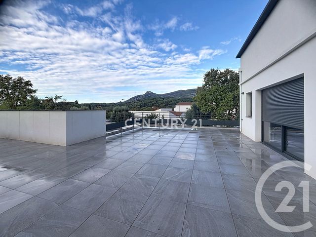 Appartement T4 à louer - 4 pièces - 90.69 m2 - ROQUEVAIRE - 13 - PROVENCE-ALPES-COTE-D-AZUR - Century 21 Agence Beaumond