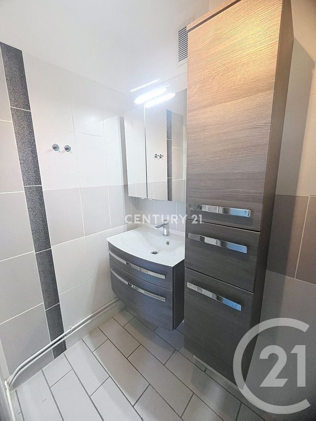 Appartement T2 à louer - 2 pièces - 37.47 m2 - AUBAGNE - 13 - PROVENCE-ALPES-COTE-D-AZUR - Century 21 Agence Beaumond